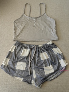 Conjunto de Pijama Feminino de Duas Peças: Camisete e Shorts para Dormir - Product Image 6