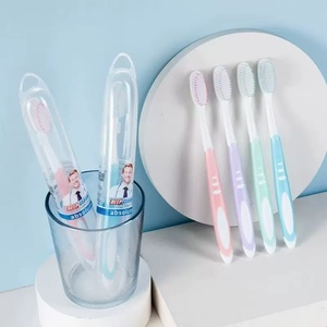 Nouvel Emballage Vente Flash <span class=keywords><strong>Brosse</strong></span> à Dents Adulte Portable en Tube Plastique avec Étui de Voyage Boîte à Vendre - Product Image 1