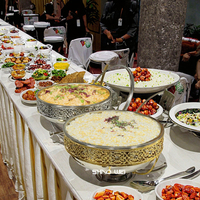 Luxuriöses Gastronomie-Equipment: Isoliertes Chafing Dish Set für Warmhaltebuffets und Speisenpräsentation