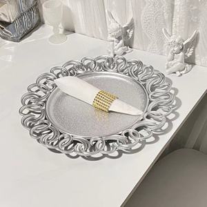 <span class=keywords><strong>Assiette</strong></span> décorative en plastique ajourée de luxe léger, avec procédé de peinture par pulvérisation, pour le commerce extérieur, mariages, hôtels et fêtes - Product Image 4