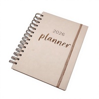 Fabrication sur mesure de carnets d'affirmation avec couverture rigide rose, logo en feuille d'or, pages sans bois, recyclables, avec spirale