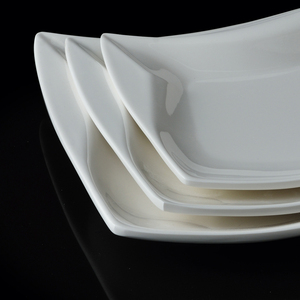 Assiette à manger en <span class=keywords><strong>mélamine</strong></span> de 14 pouces de style occidental <span class=keywords><strong>Vaisselle</strong></span> en plastique en forme de poisson <span class=keywords><strong>et</strong></span> de légume blanc créatif pour la fête - Product Image 2