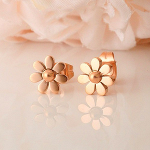 Orecchini a Perno Mini Girasole per Donne, Accessori di Moda Minimalisti Floreali per Uso Quotidiano - Product Image 6