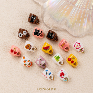 แก้วมัคเพ้นท์ลายขนาดเล็ก |   จี้แก้วกาแฟเคลือบทอง 18K PVD สแตนเลสสตีล พร้อมลายเพ้นท์เคลือบสี |   กันน้ำ ไม่หมองคล้ำ - Product Image 2