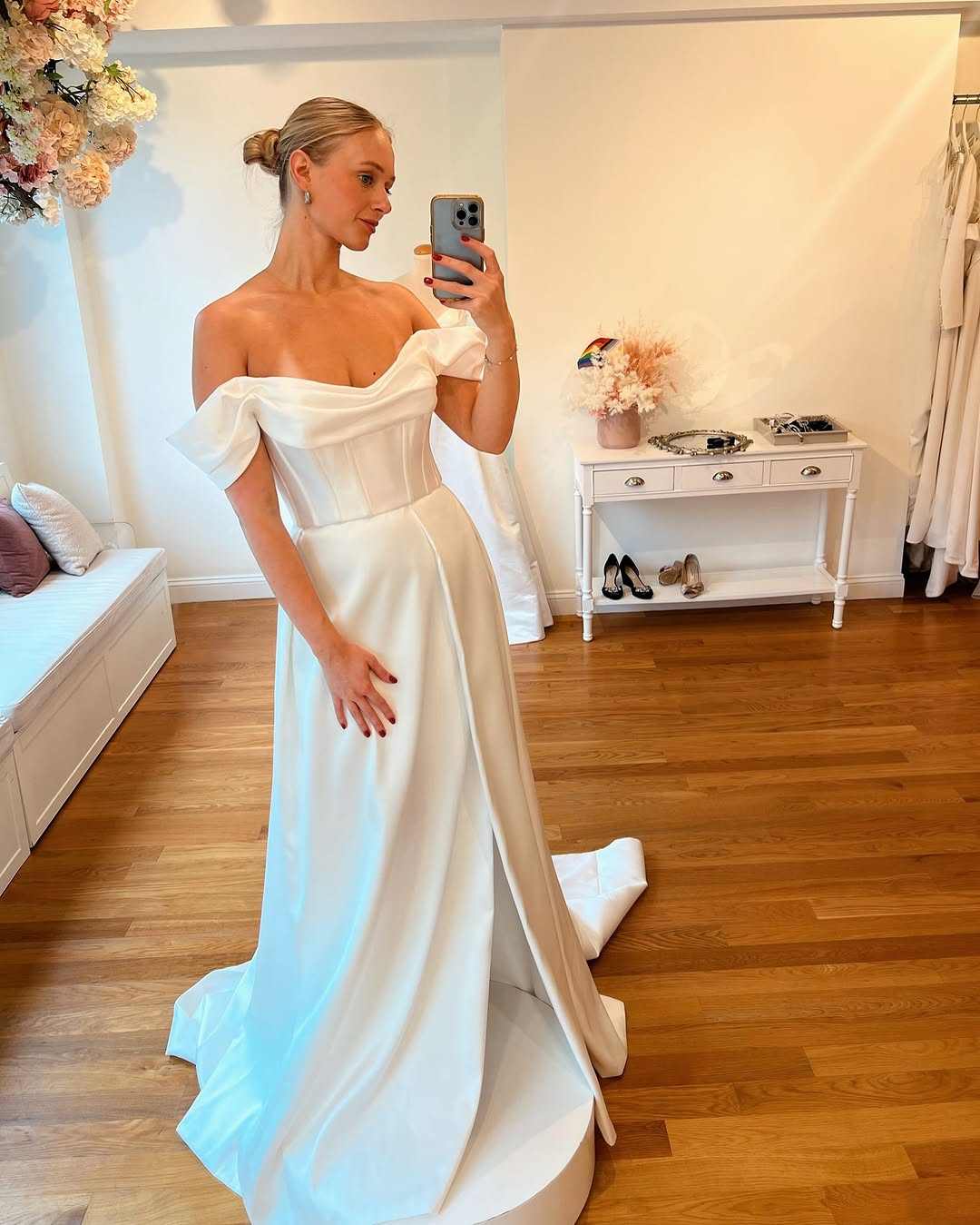 vestido de novia de diseño clásico tradicional y contemporánea
