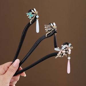Bâtonnet à cheveux vintage de style chinois en bois d'ébène, élégant, avec pampille papillon, pour femme - Product Image 1