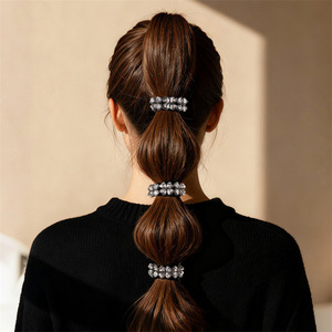 Diadema Francesa con Perlas y Flores, Accesorio para el Cabello con Banda Elástica de Alta Elasticidad para Mujer - Product Image 2