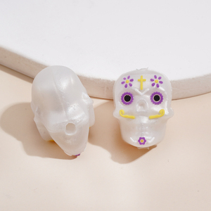 Perline focali in silicone 3D a forma di teschio di Halloween e del Giorno dei Morti per braccialetti, collane, portachiavi, penne decorabili, gioielli fai da te e artigianato - Ingrosso - Product Image 3