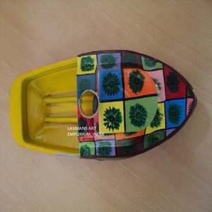 Colorido pintado a mano Metal Pop Steam Tug Boats Juguetes Modelos para niños Venta al por mayor Proveedor a granel de La India Sin revisiones todavía - Product Image 2