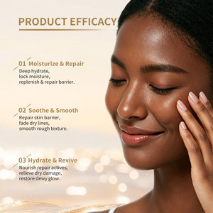 Sérum facial hydratant, éclaircissant et anti-âge ; Traitement à l'acide hyaluronique et à la vitamine C pour les points noirs - Product Image 3