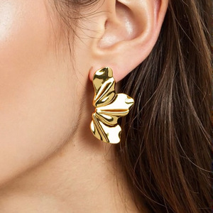 Boucles d'oreilles pendantes en forme de fleur, couleur or 18 carats, alliage de zinc, design géométrique, tige en acier inoxydable EH12039 - Product Image 1