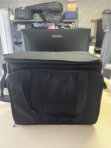 Échantillon Gratuit : Sac de Transport en Plastique de Qualité Supérieure pour Machine à Coudre à Aiguille Simple, Vente en Gros pour Usines de Mode - Product Image 6