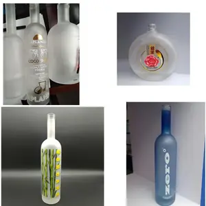 375ml 500ml 700ml 750ml özel dekorasyon votka şişe toptan yuvarlak viski cam likör şişesi mantar kapaklı
