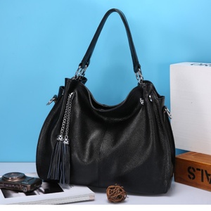 Sacs à main de luxe pour femmes de haute qualité en cuir véritable avec fermeture éclair et deux sangles, accessoire élégant en forme de seau pour femmes - Product Image 3