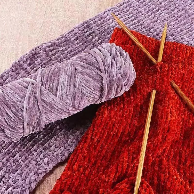Filato di sciarpa personalizzato in ciniglia di lana acrilica all'uncinetto filato di sciarpa fatto a mano in velluto all'uncinetto fatto a mano spesso