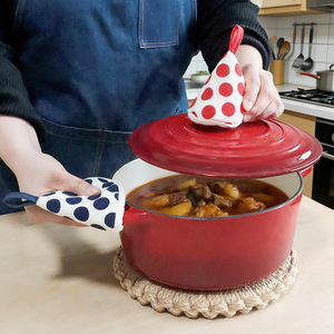 Mitaines de cuisine à pois de style japonais, doublure en coton, résistantes à la chaleur, avec poignée triangulaire, pour usage en cuisine - Product Image 2