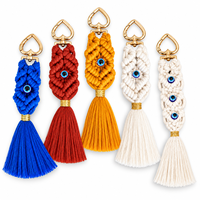Porte-clés en macramé bohème en coton avec des perles œil porte-bonheur, des fermoirs en forme de cœur et cinq styles de couleurs