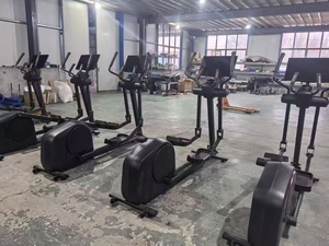 Elliptiques à fonctionnement silencieux <span class=keywords><strong>et</strong></span> à résistance magnétique pour usage commercial – Équipement cardio - Product Image 5