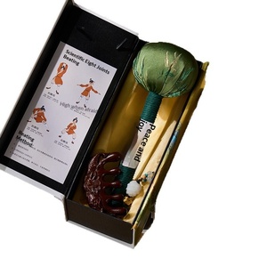 Coffret Cadeau Créatif <span class=keywords><strong>de</strong></span> Soins Bien-être en Soie Brocart d'Armoise avec <span class=keywords><strong>Marteau</strong></span> <span class=keywords><strong>de</strong></span> Massage aux Herbes pour les Fêtes et le Nouvel An - Product Image 1