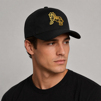 Casquette de baseball sportive noire à 5 panneaux en daim avec logo brodé 3D personnalisé, patch métallique cheval et visière rouge