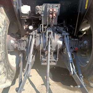 Trattore 120CV per Produttore di Macchinari Agricoli 4WD <span class=keywords><strong>Trattori</strong></span> <span class=keywords><strong>Fendt</strong></span> <span class=keywords><strong>Usati</strong></span> in Vendita - Product Image 4