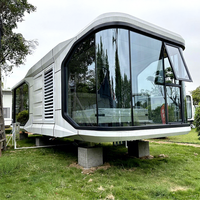 Maisons d'hôtel modernes Maison en conteneur préfabriquée Conception de capsule spatiale Construction rapide avec cadre et matériau en acier