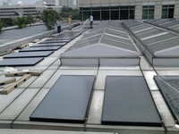 Système de chauffe-eau solaire à haute efficacité avec collecteur thermique à panneaux plats de 200 L, très vendu, pour hôtels et utilisation extérieure