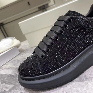 Zapatos para caminar estilo Slow Walk de marca de moda con logotipo personalizado, de alta calidad y diseño lujoso, zapatos casuales y para exteriores. - Product Image 1