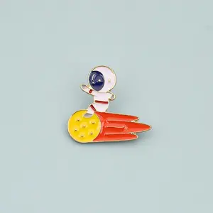 가장 유리한 제조업체 디자인 우주 비행사 우주 박물관 기념품 옷깃 핀