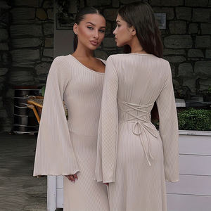 เดรสไหมพรมแขนยาวทรงปล่อยชาย คอทรงกลม สายรัดหลัง สีพื้น ลายทาง สำหรับผู้หญิง - Product Image 1