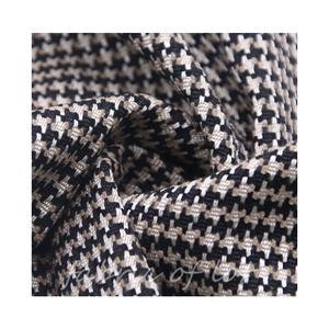 16810 #   70% polyester, 15% acetaat, 12% rayon, 3% spandex. Geweven stof voor dames shirts, jurken, jassen en broeken. - Product Image 1