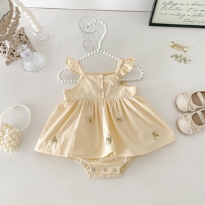 2025 nuovo stile Casual floreale tuta estiva per bambine 100 giorno <span class=keywords><strong>dolce</strong></span> vestito carino con bretelle - Product Image 2