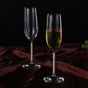 Flûtes à <span class=keywords><strong>Champagne</strong></span> en Verre <span class=keywords><strong>de</strong></span> Mariage en Cristal 250ml Personnalisé - Product Image 4