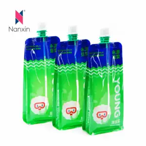 Emballage de boisson au jus de fruits en plastique réutilisable personnalisé pochette à bec Doypack sac pochette debout avec bec