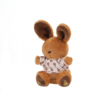 Jolie peluche de lapin assis marron avec vêtements à imprimé floral, poupée lapin en peluche douce, cadeau personnalisé OEM pour enfants
