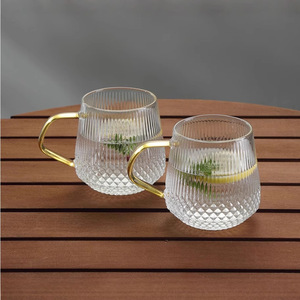 Juego de jarras de agua de vidrio con asa, resistentes al calor, de gran capacidad, para servir bebidas en el hogar. - Product Image 2