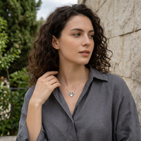 Collier Pendentif Cœur Couronne Opale Élégant ZG avec Cadre Ouvert et Accent Étoile en Zircon, Plaqué Rhodium, Idéal Cadeau