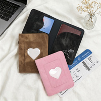 Porte-passeport en cuir PU avec découpe en forme de cœur, texture denim vintage, avec fenêtre transparente pour carte d'identité en forme de cœur, portefeuille pour documents de voyage