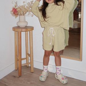 Personnalisé famille gaufré coton match surdimensionné maman et moi à manches longues col rond haut avec court ensemble vêtements costume - Product Image 6