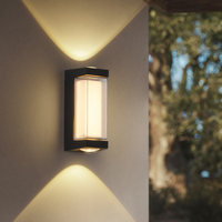 Lámpara de Pared Exterior Moderna de Aluminio Fundido a Presión con Iluminación de Tres Lados IP54 para Porche y Jardín, Aplique de Pared Exterior E27