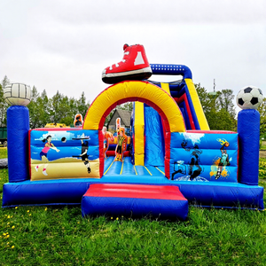 Castillo inflable comercial con temática deportiva, combo de tobogán y zona de juegos para niños, ideal para fiestas y eventos. - Product Image 1