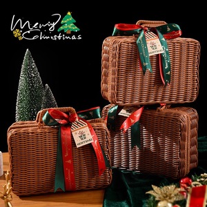 Canasta <span class=keywords><strong>de</strong></span> Mimbre con Logotipo Personalizado, Set <span class=keywords><strong>de</strong></span> Regalo <span class=keywords><strong>de</strong></span> Navidad con Taza, Calcetines, Vela y Chocolate para Mujeres, Amigas, Familiares, <span class=keywords><strong>Regalos</strong></span> Navideños - Product Image 4
