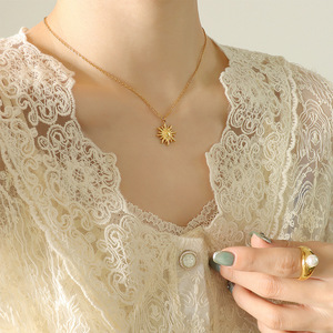 MICCI-collar con colgante de sol para mujer, cadena de clavícula estilo INS, acero de titanio, 18K, dorado, acero inoxidable - Product Image 2