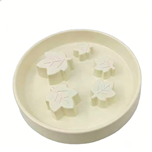 Comedero Lento para Mascotas con Diseño de Hoja, Dispensador de Alimentos para Perros y Gatos - Product Image 1