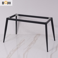 Table à manger nordique personnalisée résistante à la chaleur |   Pieds de meubles en métal noir, tables à manger en marbre et céramique avec ensemble de 8 chaises