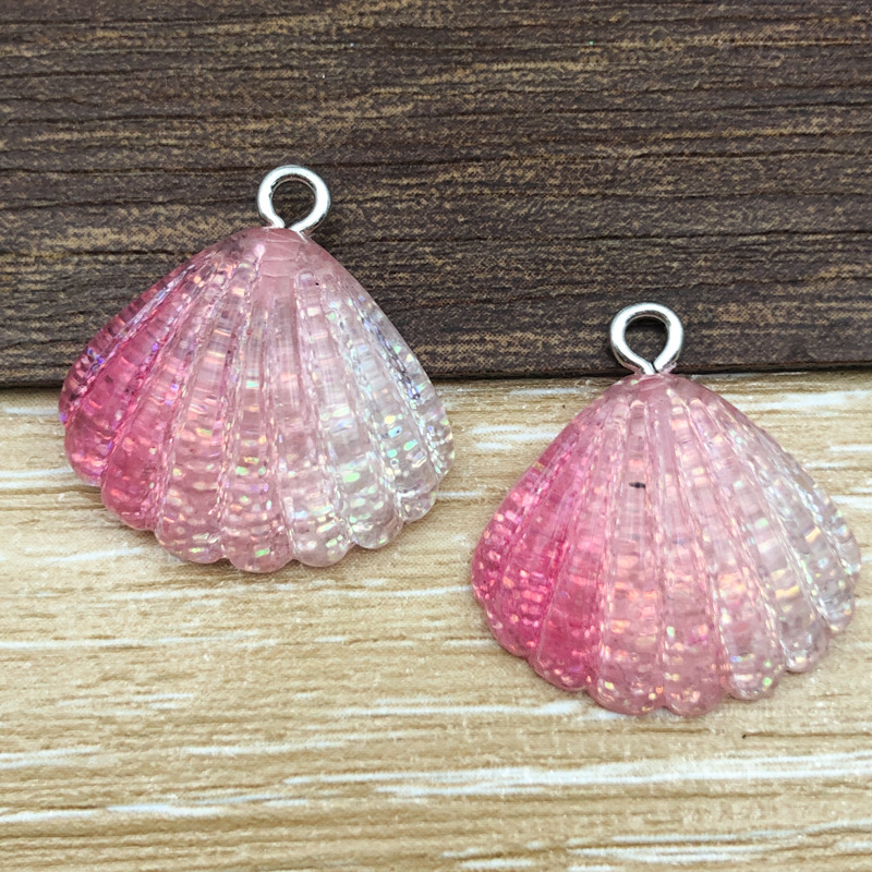 Une coquille de mer en résine dégradé rose, 20*22mm, 1.2g, 17049