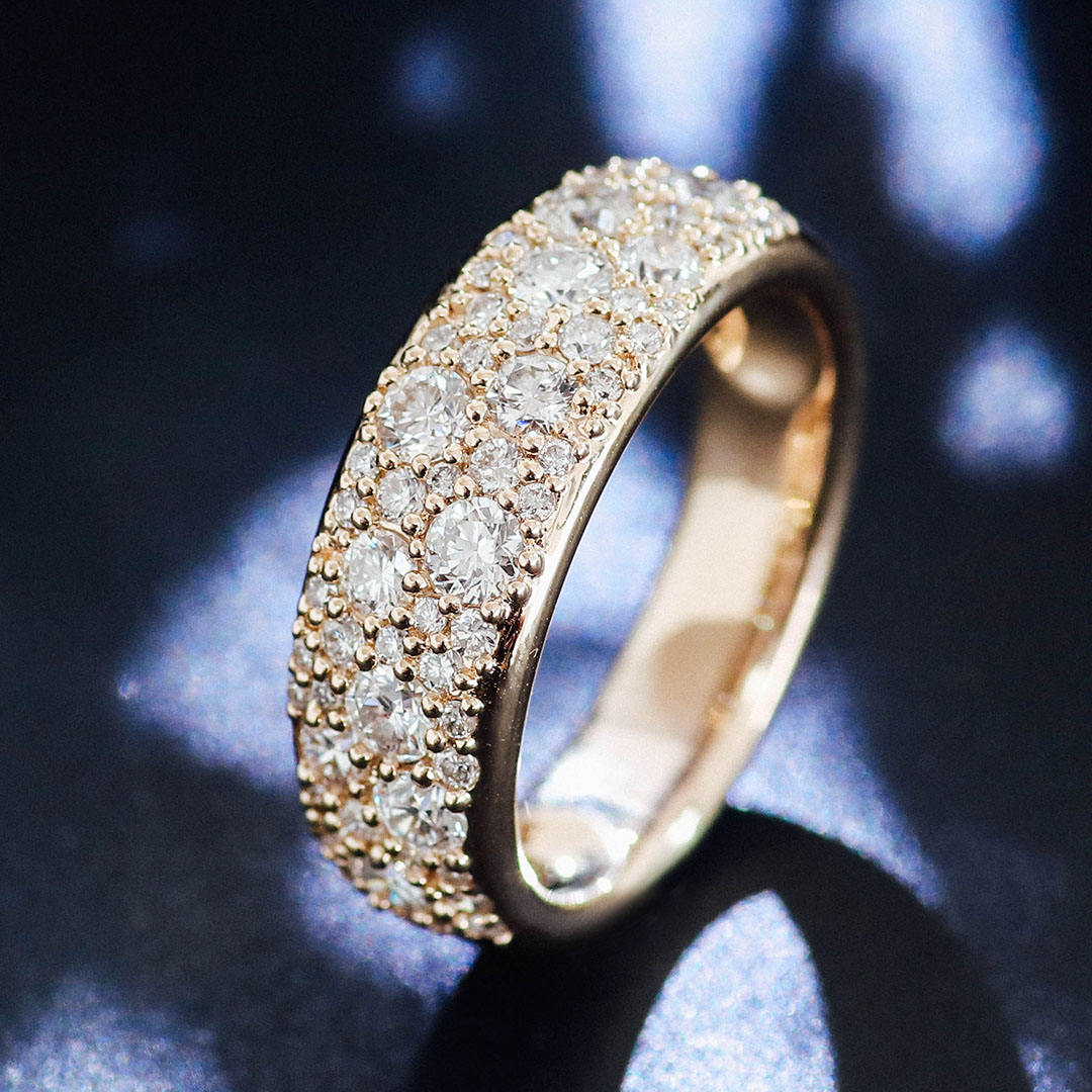Anillo de diamantes de laboratorio en oro amarillo de 14 quilates