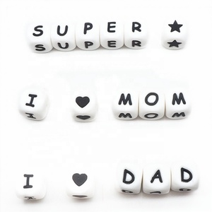 Perline a Forma di Lettera dell'Alfabeto in Silicone Alimentare a Cubo Quadrato da 12mm <span class=keywords><strong>con</strong></span> Consegna Rapida - Product Image 5