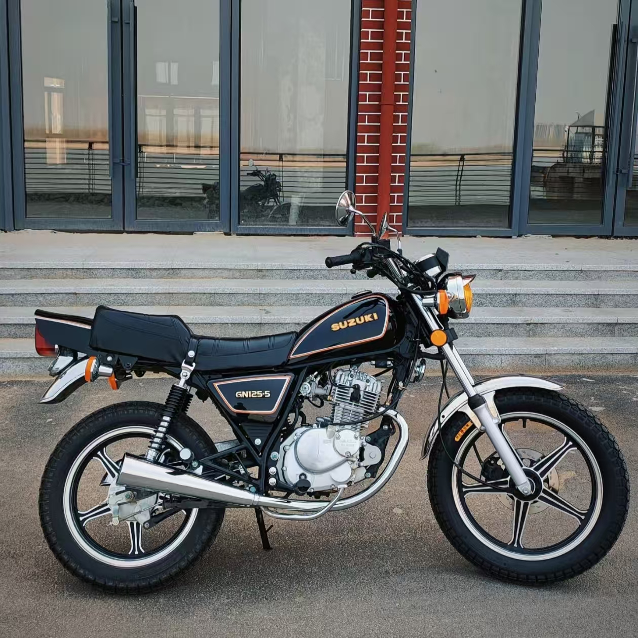 スズキ　GN125 投稿詳細｜MOTOCLE