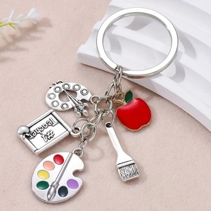 Portachiavi con tavolo da disegno classico fatto a mano buon insegnante regalo a forma <span class=keywords><strong>di</strong></span> pastello a matita con pennello a forma <span class=keywords><strong>di</strong></span> mela ciondoli con Logo personalizzato in lega - Product Image 6